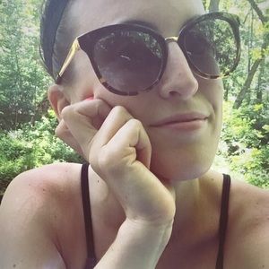 Meet your Posher, Alicia